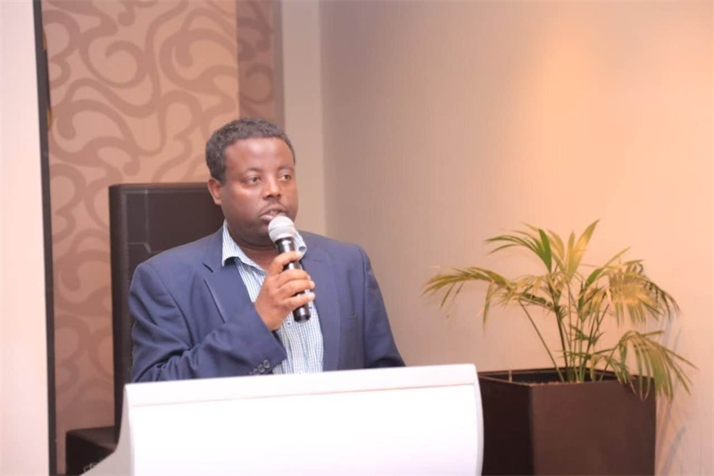 圖為埃塞俄比亞亞的斯亞貝巴大學(xué)政策研究員巴盧·德米西。受訪者供圖