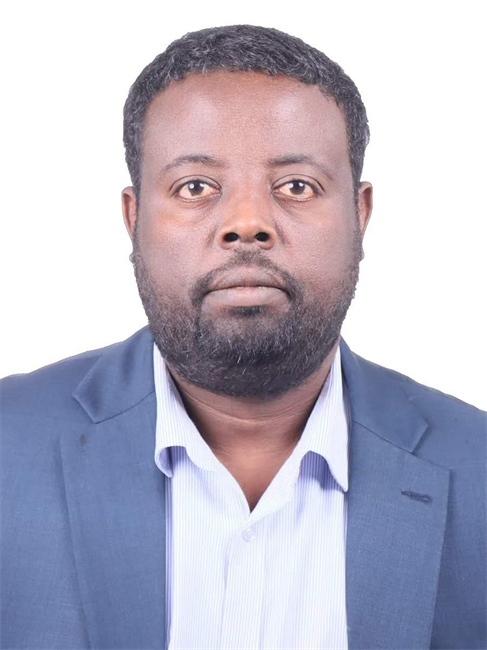 圖為埃塞俄比亞亞的斯亞貝巴大學(xué)政策研究員巴盧·德米西。受訪者供圖