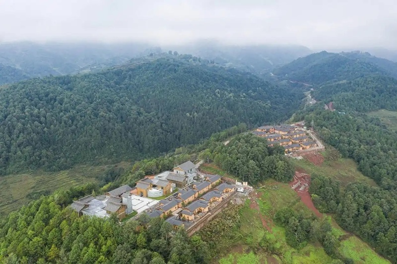 2020年10月13日拍攝的三河村新村聚居點。 