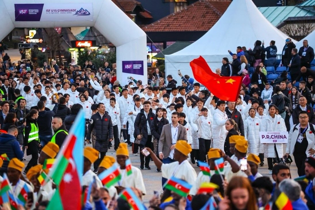 中國(guó)中學(xué)生體育代表團(tuán)在開(kāi)幕式上入場(chǎng)。圖片來(lái)源：中國(guó)中學(xué)生體育代表團(tuán)