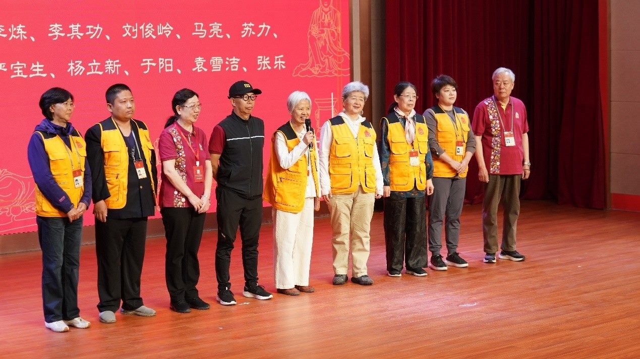 服務(wù)滿二十年志愿者代表發(fā)表感言。故宮博物院供圖