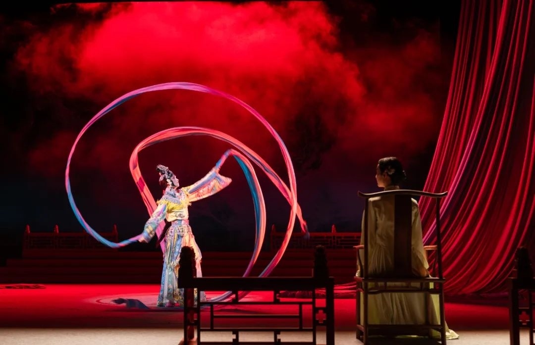 演出現(xiàn)場(chǎng)。北京人藝供圖