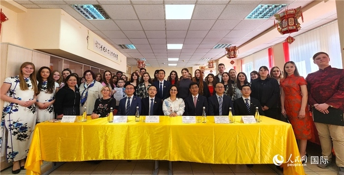 參加中文翻譯比賽全體人員合影。人民網(wǎng)記者 蔡子暢攝