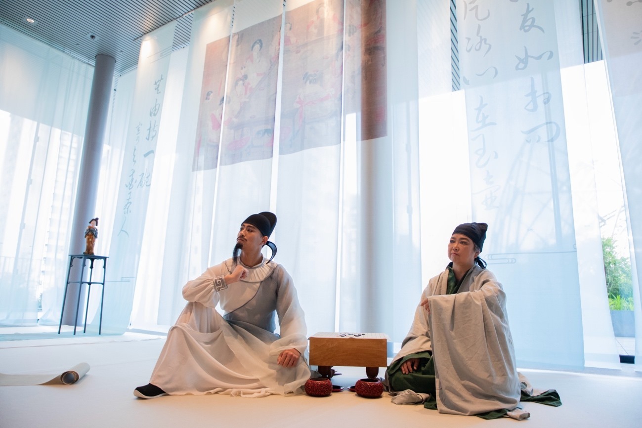 白居易與茶仙盧仝。中國駐大阪旅游辦事處供圖