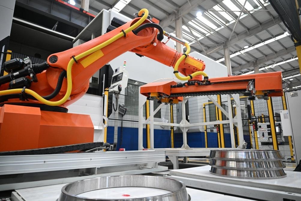 這是洛陽(yáng)軸承集團(tuán)股份有限公司的智能生產(chǎn)線。新華社記者 李嘉南 攝