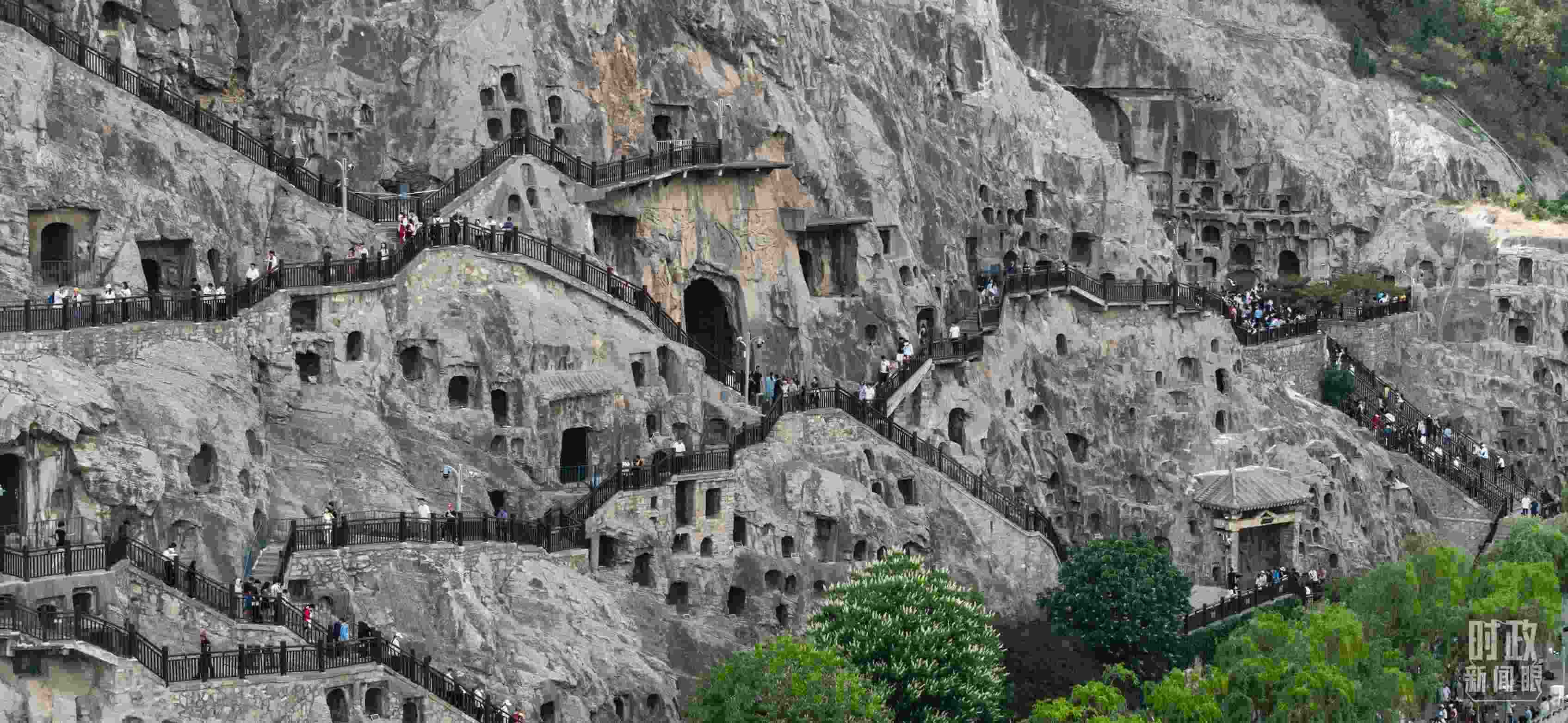 △龍門石窟。（總臺(tái)國(guó)廣記者李晉拍攝）