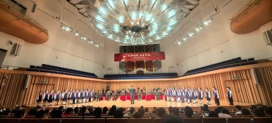 重慶大學城樹人小學校管樂團參加比賽。