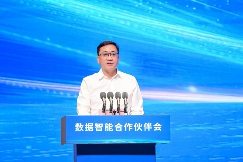 圖為河南省人民政府國有資產(chǎn)監(jiān)督管理委員會(huì)黨委委員、副主任李海峰。