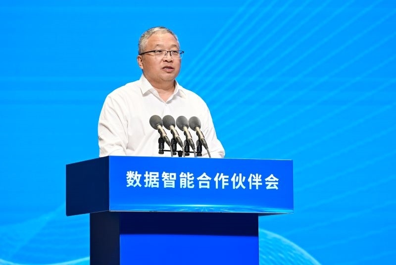 圖為豫資控股集團(tuán)黨委書記、董事長秦建斌。