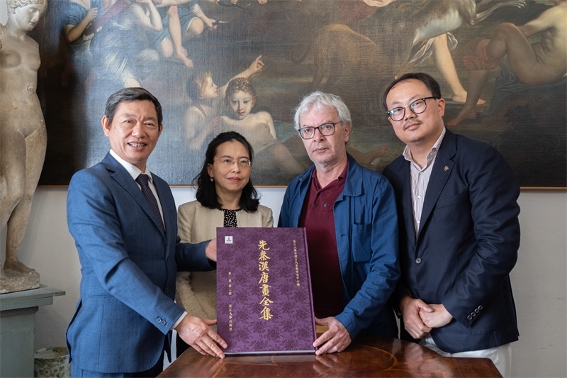 圖片說明：捐贈(zèng)儀式現(xiàn)場。 張錫琪攝