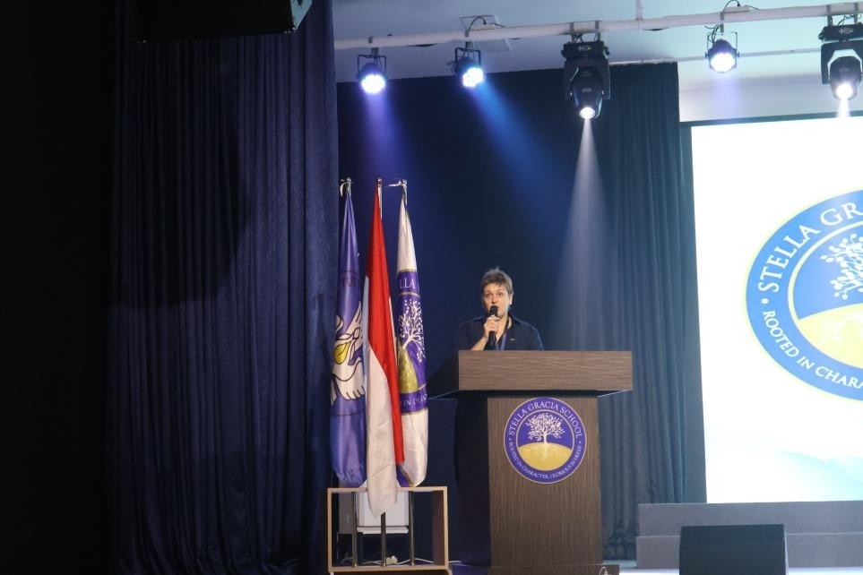 伊莉娜致辭。哈山努丁大學孔子學院供圖