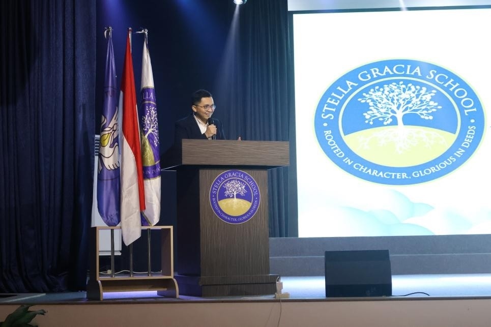 安德魯致辭。哈山努丁大學孔子學院供圖